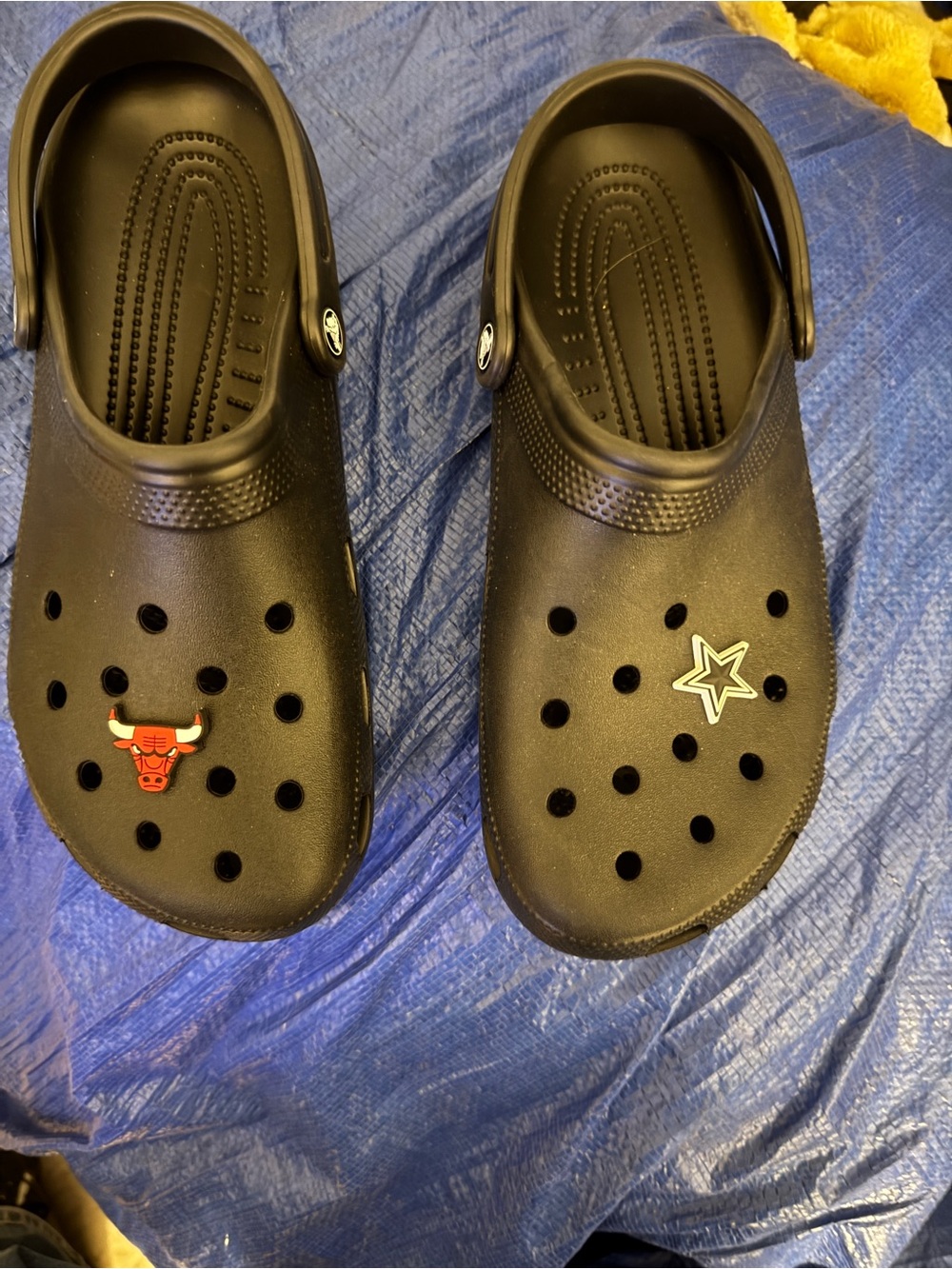 CROCS Mens Black Clogs with Chicago Bulls and Dallas Cowboy Logos